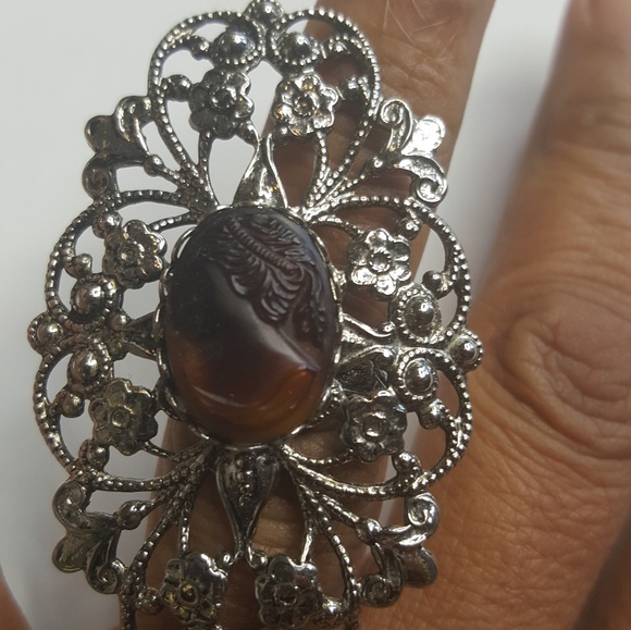Oracle-Jewelry Jewelry - Vintage Cameo ring.